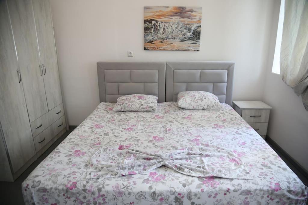 Cityscape Saranda Bagian luar foto