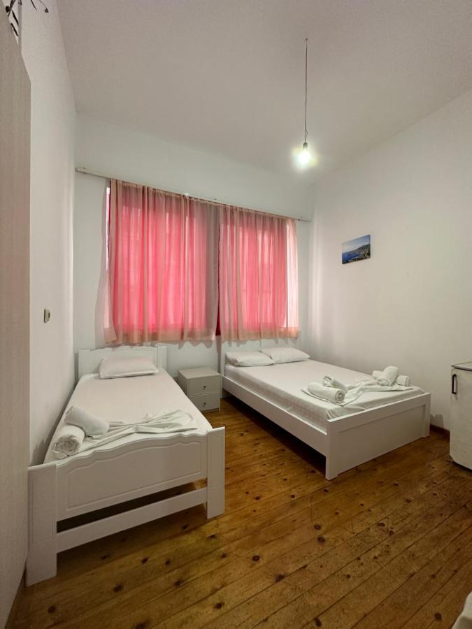 Cityscape Saranda Bagian luar foto
